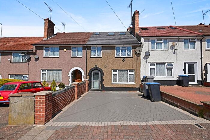 4 Bedroom Terraced House For Sale In Ballards Road, London, NW2