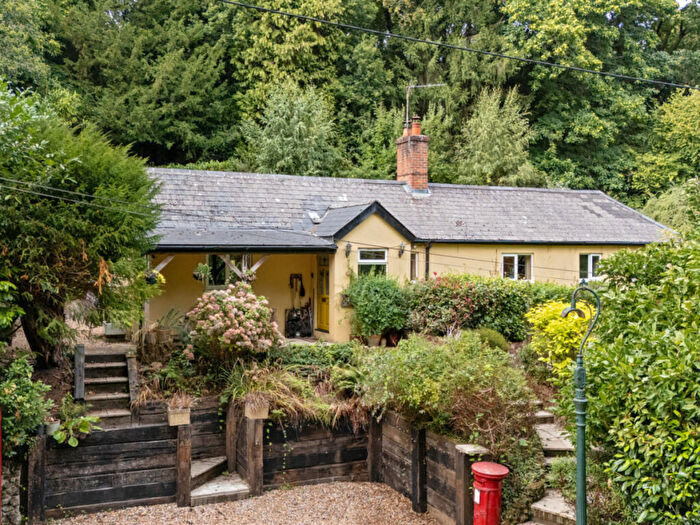 3 Bedroom Bungalow For Sale In Sandy Lane, Rake, GU33
