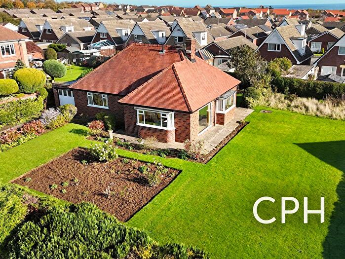 2 Bedroom Detached Bungalow For Sale In Osgodby Lane, Scarborough, YO11
