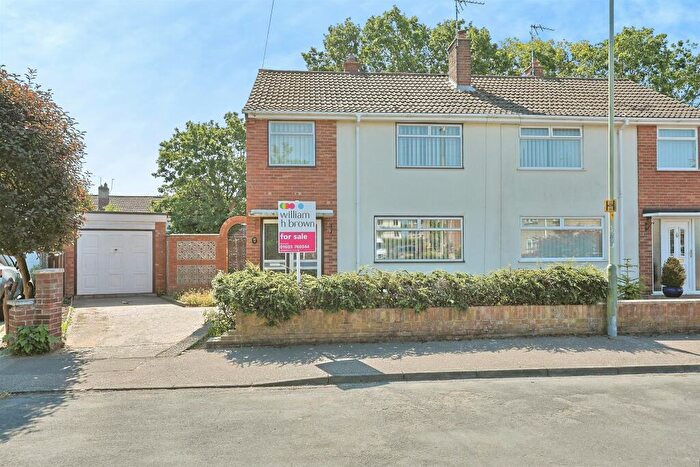 3 Bedroom Semi Detached House For Sale In Moorland Close, Norwich, NR7