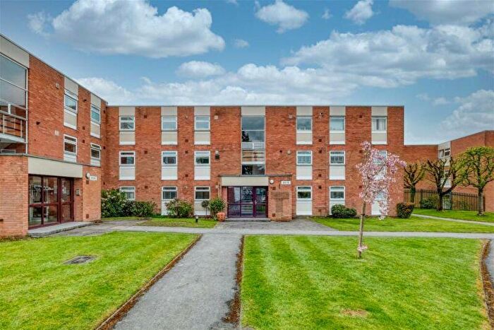 2 Bedroom Flat To Rent In Touchwood Hall Close, Solihull, B91