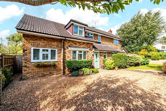 3 Bedroom Detached House For Sale In Sycamore Close, Stewkley, Leighton Buzzard, Buckinghamshire, LU7