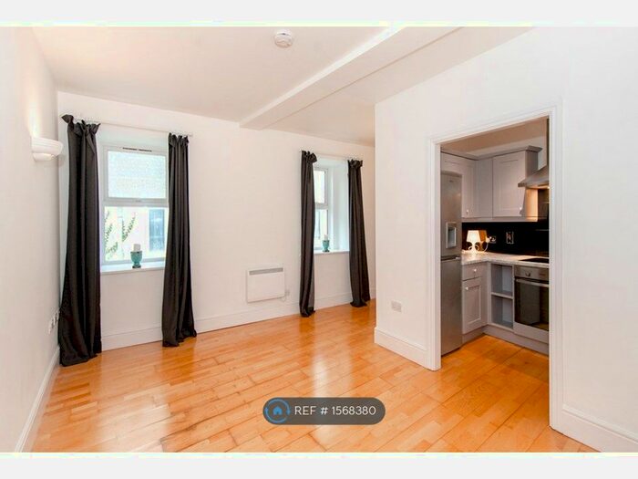 1 Bedroom Flat To Rent In Swan House, Stroud, GL5