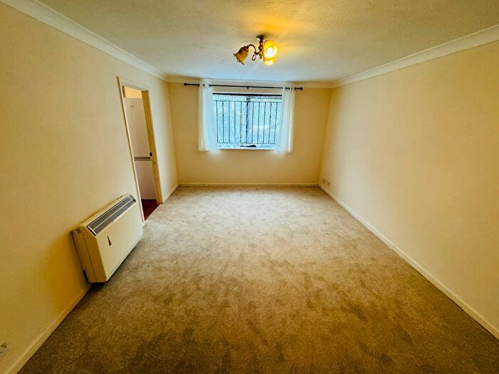 2 Bedroom Flat To Rent In Jackson Court, Romford Road, London, E7