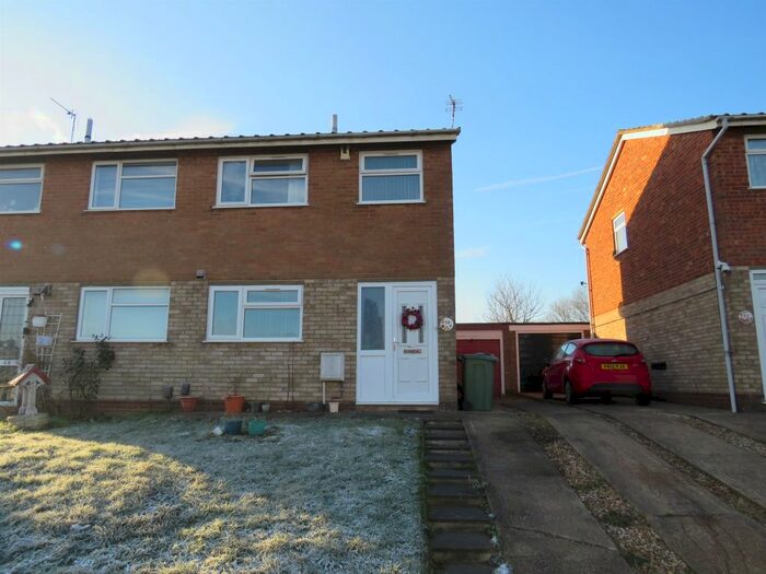 Houses for sale & to rent in LE3 1ET, New Fields Avenue, Braunstone
