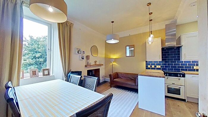 1 Bedroom Flat To Rent In Waverley Park Terrace, Edinburgh, Midlothian, EH8