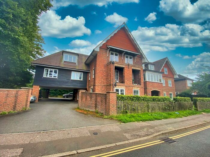 2 Bedroom Apartment To Rent In Moat Road, East Grinstead, RH19