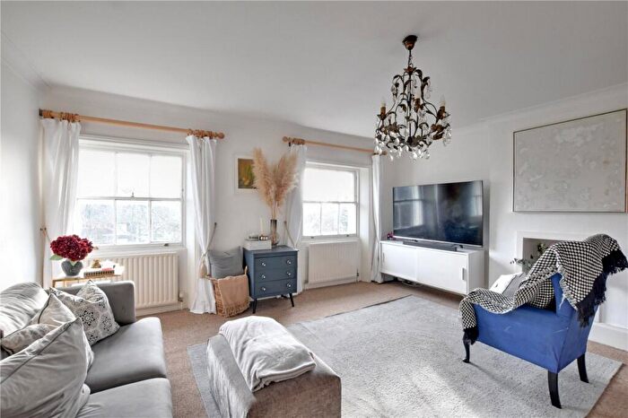 2 Bedroom Apartment For Sale In Shooters Hill Road, Blackheath, London, SE3