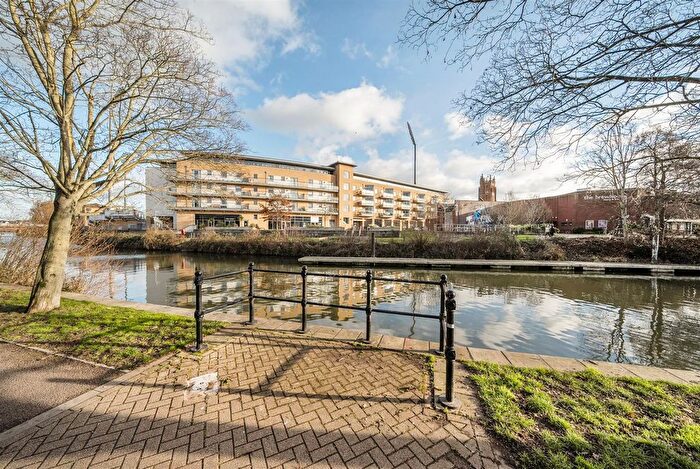 2 Bedroom Flat For Sale In Coal Orchard, Taunton, TA1