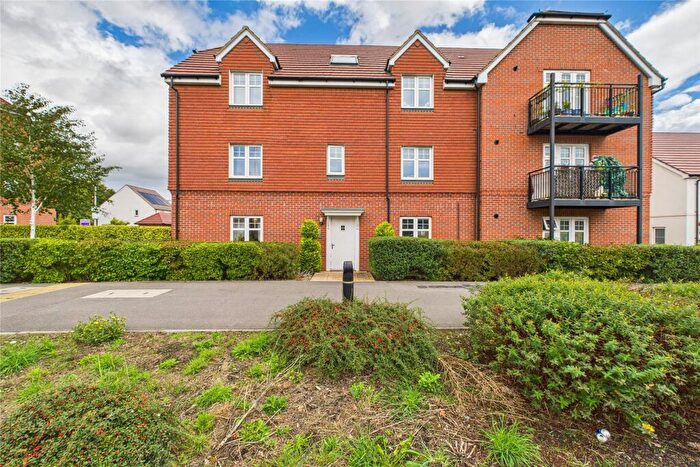 2 Bedroom Apartment For Sale In Skinner Drive, Wokingham, Berkshire, RG41