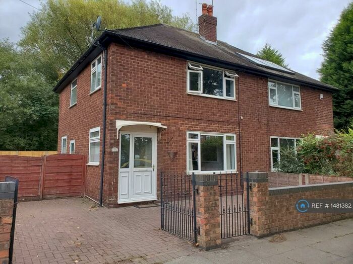 3 Bedroom Semi-Detached House To Rent In Nansen Close, Manchester, M32
