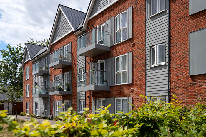2 Bedroom Flat For Sale In Steel Close, Herne Bay, CT6