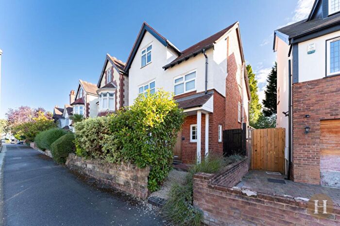 4 Bedroom Detached House For Sale In Wheatsheaf Road, Birmingham, B16