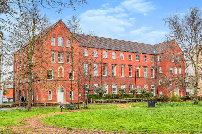 1 Bedroom Flat To Rent In James Weld Close, Southampton, Hampshire, SO15