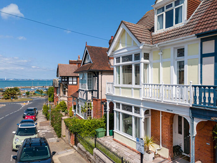 5 Bedroom Semi-Detached House To Rent In - Dover Street, Ryde, Isle Of Wight, PO33
