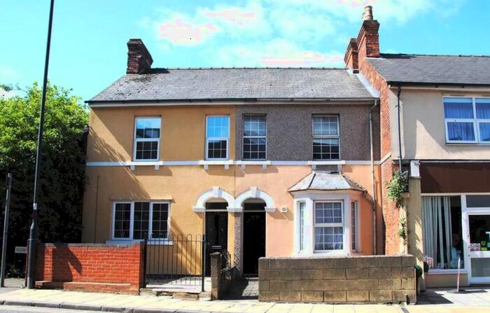 4 Bedroom End Of Terrace House To Rent In Rodbourne Road, Swindon, SN2