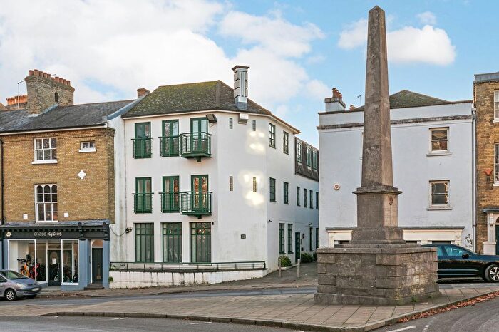 2 Bedroom Property To Rent In Upper High Street, Winchester, SO23