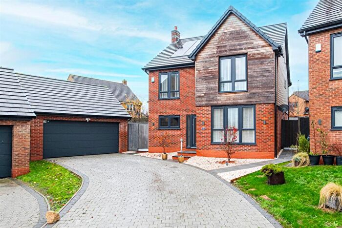 5 Bedroom Detached House For Sale In Yateley Drive, Barton Seagrave, NN15