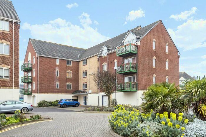 2 Bedroom Flat To Rent In Pacific Close, Ocean Village, Southampton, SO14
