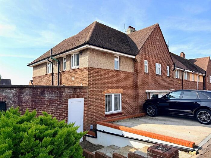 4 Bedroom Semi-Detached House For Sale In Steyning Avenue, Hove, BN3