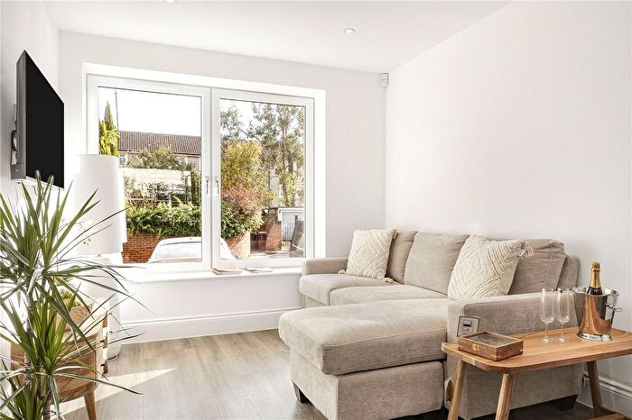 3 Bedroom Terraced House For Sale In Forge Close, Caversham, Reading, RG4