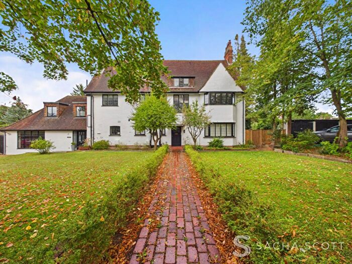 2 Bedroom Flat For Sale In Lynwood Road, Epsom, KT17