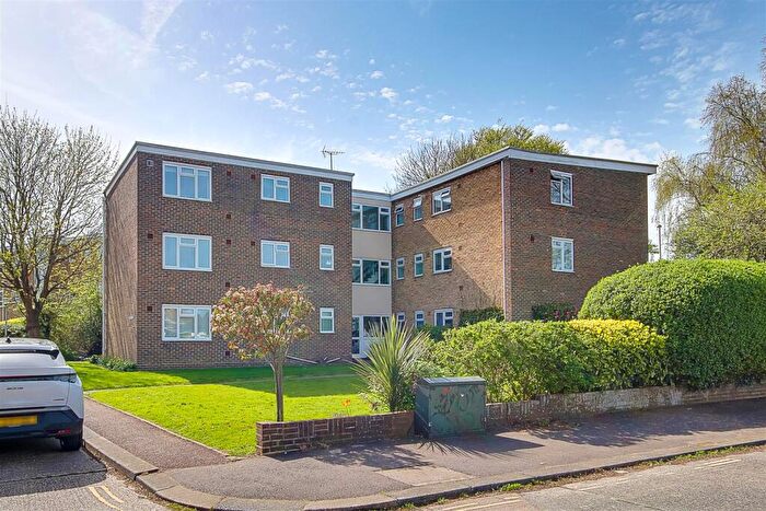 2 Bedroom Flat For Sale In Jupps Lane, Goring, Worthing, BN12