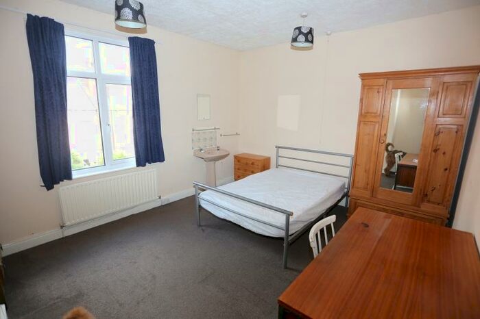 4 Bedroom Terraced House To Rent In Wetherby Grove, Burley, Leeds, LS4