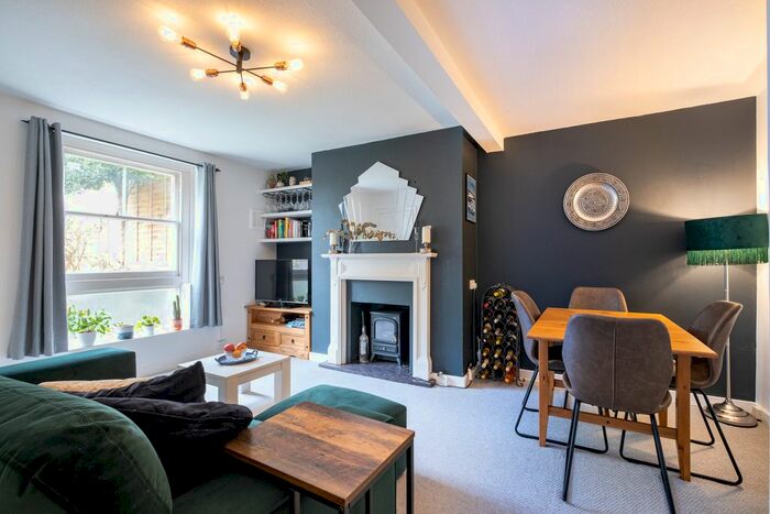 1 Bedroom Flat To Rent In Drewstead Road, SW16