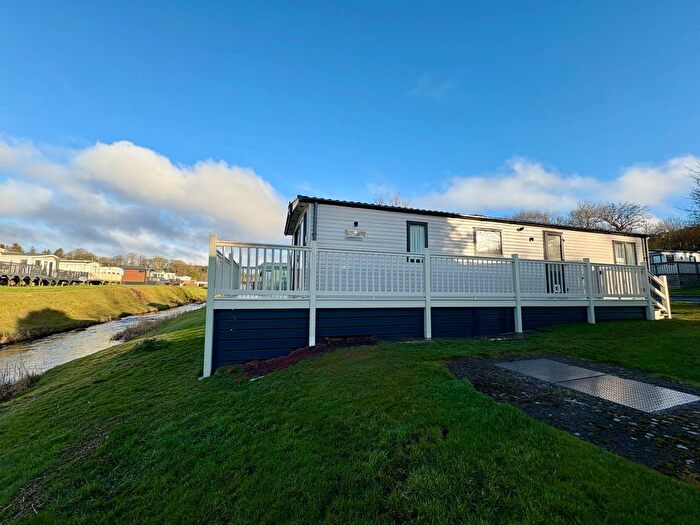 2 Bedroom Mobile/park Home For Sale In Bank Street, Greenlaw, Duns, TD10
