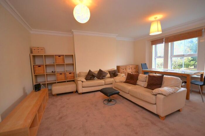 2 Bedroom Flat To Rent In Kendrick Road, Reading, Berkshire, RG1