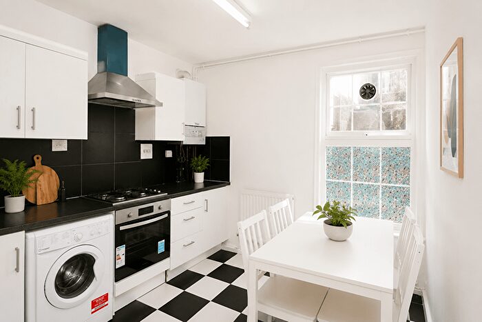 4 Bedroom Flat To Rent In Somerford Street, E1