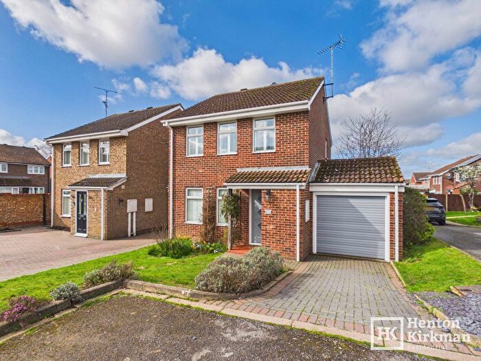 3 Bedroom Detached House For Sale In Forester Court, Billericay, CM12
