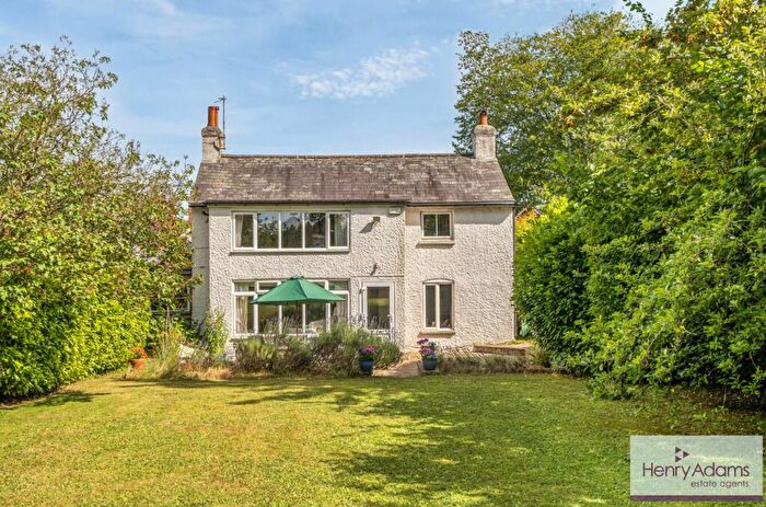 4 Bedroom Detached House For Sale In St. Marys Road, Liss, GU33