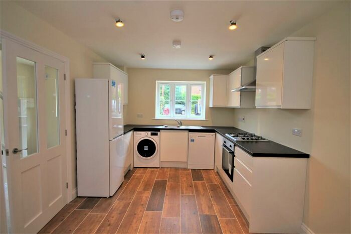 3 Bedroom Semi-Detached House To Rent In Sedgewell Road, Sonning Common, RG9