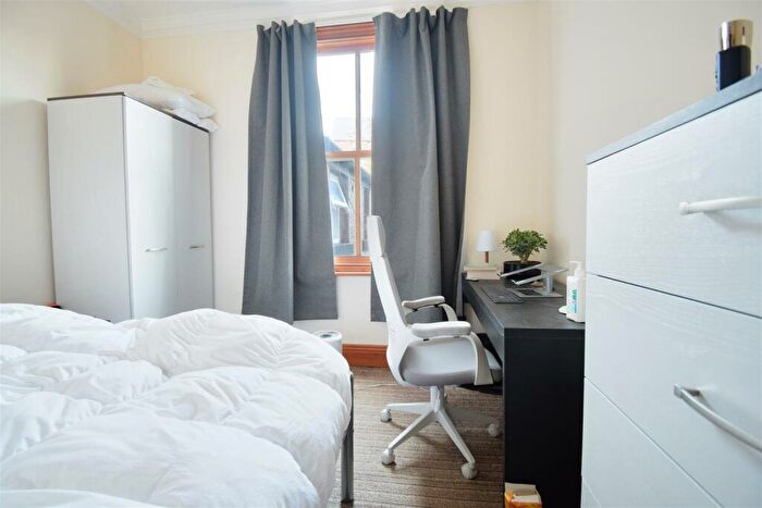 6 Bedroom Terraced House To Rent In Moorgate Avenue, Sheffield, S10