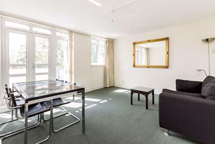 3 Bedroom Flat To Rent In Star Road, London, W14