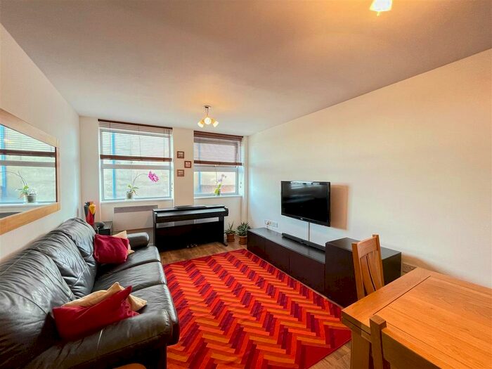 2 Bedroom Flat To Rent In London Road, London, SW16