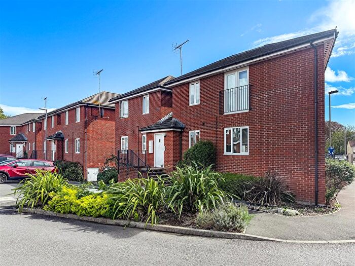 2 Bedroom Flat For Sale In Cambrai Close, Portsmouth, PO3