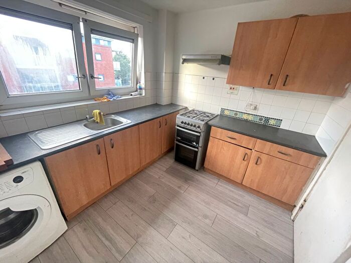 1 Bedroom Flat To Rent In Vandome Close, London, E16