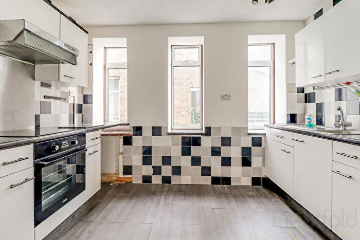 2 Bedroom Flat To Rent In Broad Street, Seaford, BN25