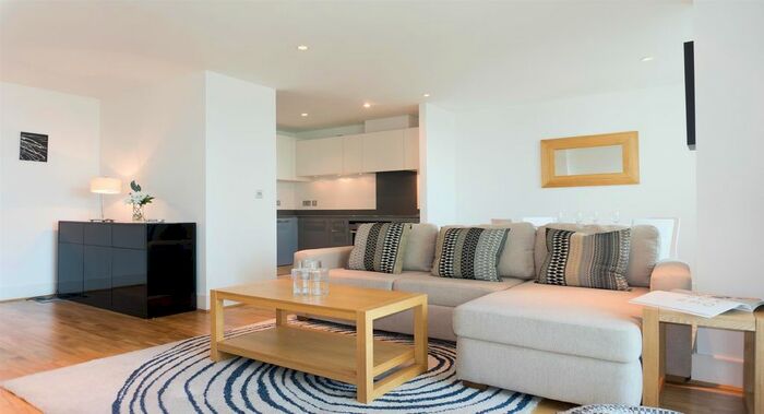 2 Bedroom Flat To Rent In Kestrel House, St George Wharf, SW8