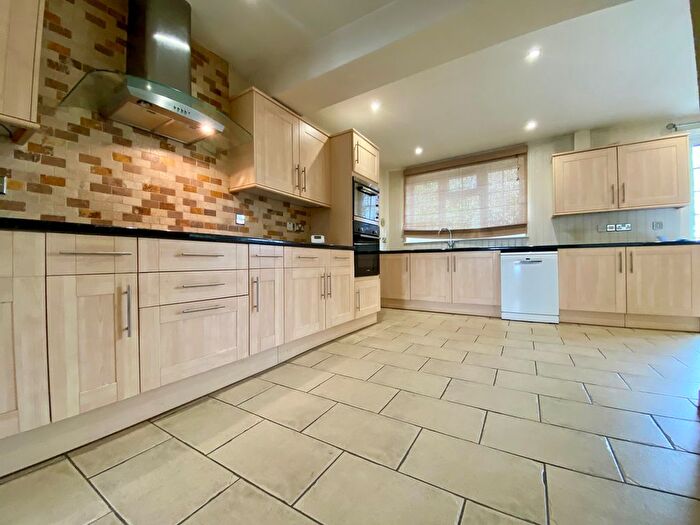 3 Bedroom Semi-detached House To Rent In Morello Avenue, Hillingdon, UB8