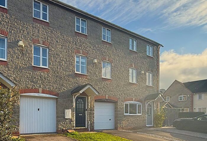 3 Bedroom Town House For Sale In Bergamot Place, Oxford, OX4
