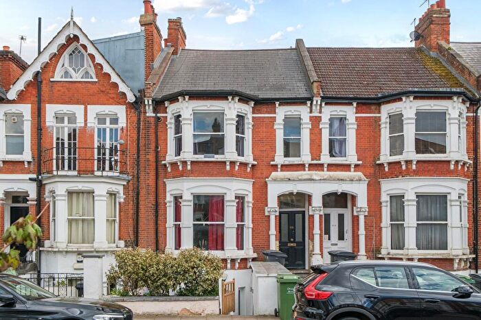 Flat To Rent In Hillfield Road London, NW6