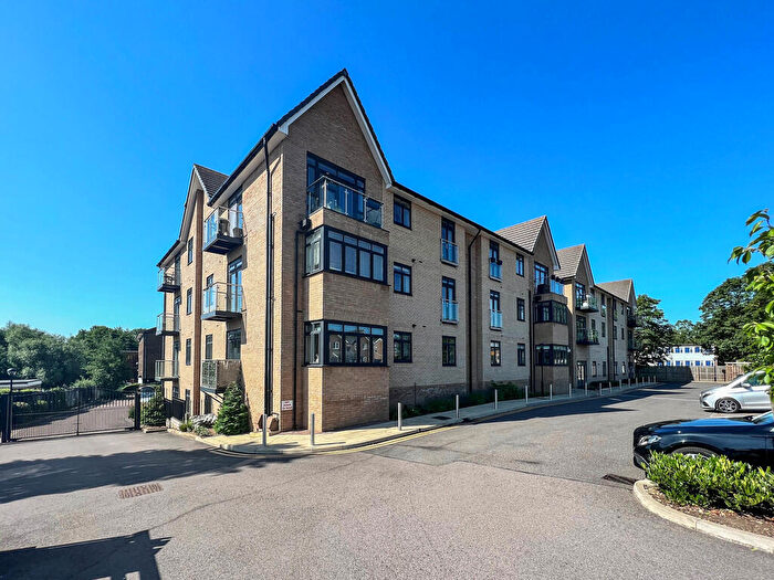 2 Bedroom Apartment To Rent In Station Road, Cuffley, EN6