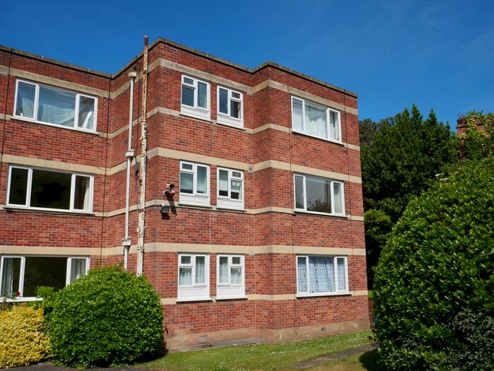 Studio To Rent In Crescent Mansions, St Leonards, Exeter, EX2