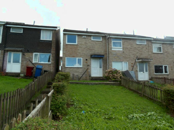 3 Bedroom Terraced House To Rent In Delph Approach, BB1