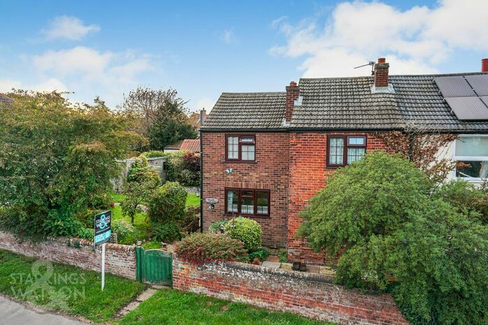 2 Bedroom Cottage For Sale In Old Chapel Road, Freethorpe, Norwich, NR13