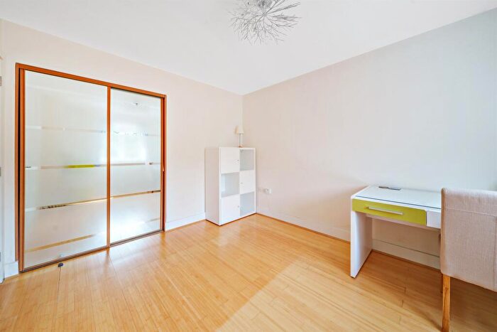 4 Bedroom Detached House For Sale In St. Pauls Gardens, Maidenhead, SL6